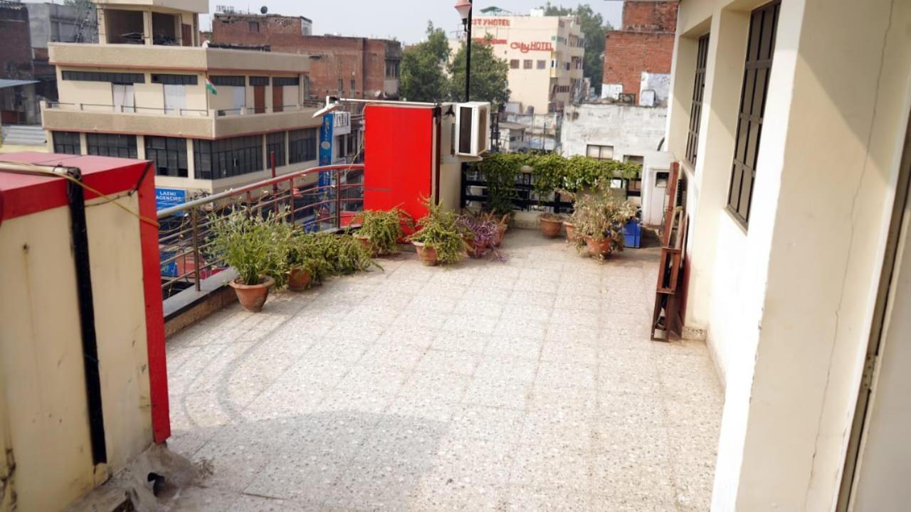 Hotel Atithi Niwas Prayagraj Extérieur photo